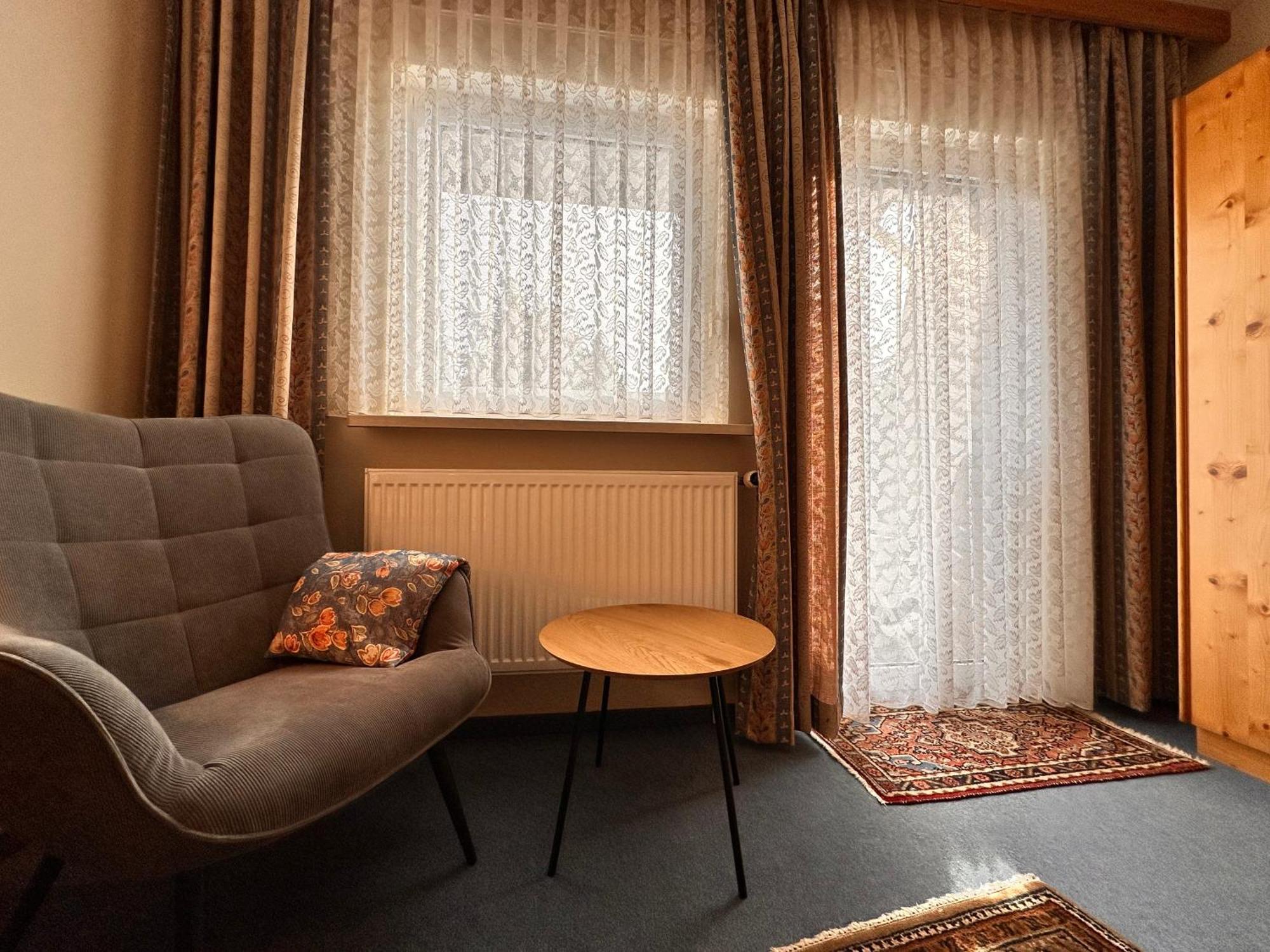 Pension Zum Loewen, Parkplatz, Fruehstueck, Wlan, Zentral Bad Steben Exterior photo