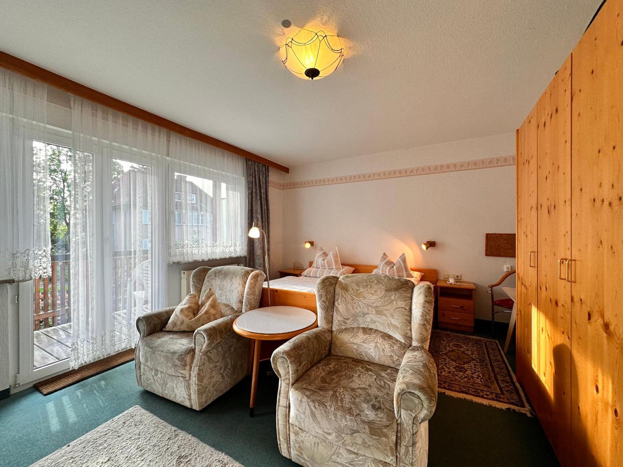 Pension Zum Loewen, Parkplatz, Fruehstueck, Wlan, Zentral Bad Steben Exterior photo