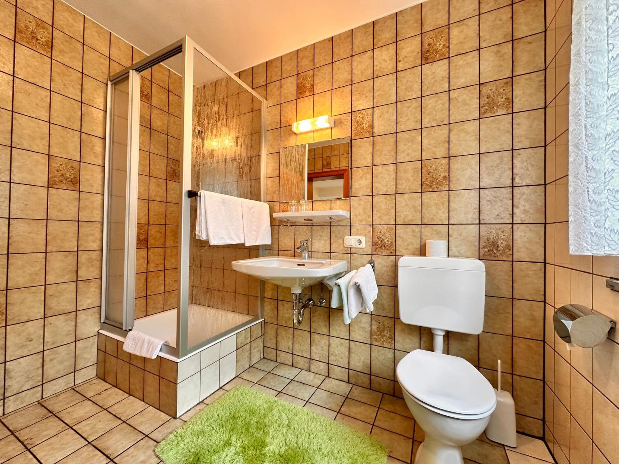 Pension Zum Loewen, Parkplatz, Fruehstueck, Wlan, Zentral Bad Steben Exterior photo