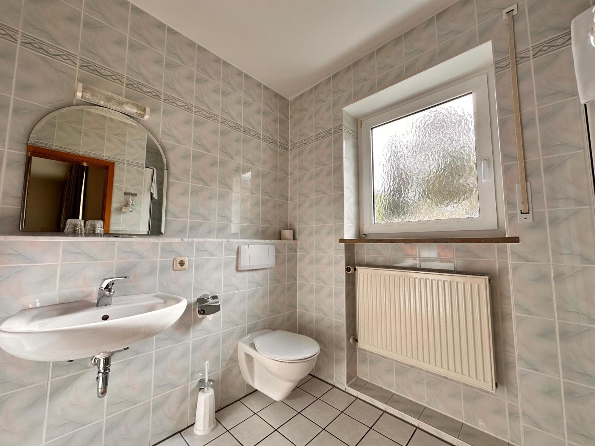 Pension Zum Loewen, Parkplatz, Fruehstueck, Wlan, Zentral Bad Steben Exterior photo