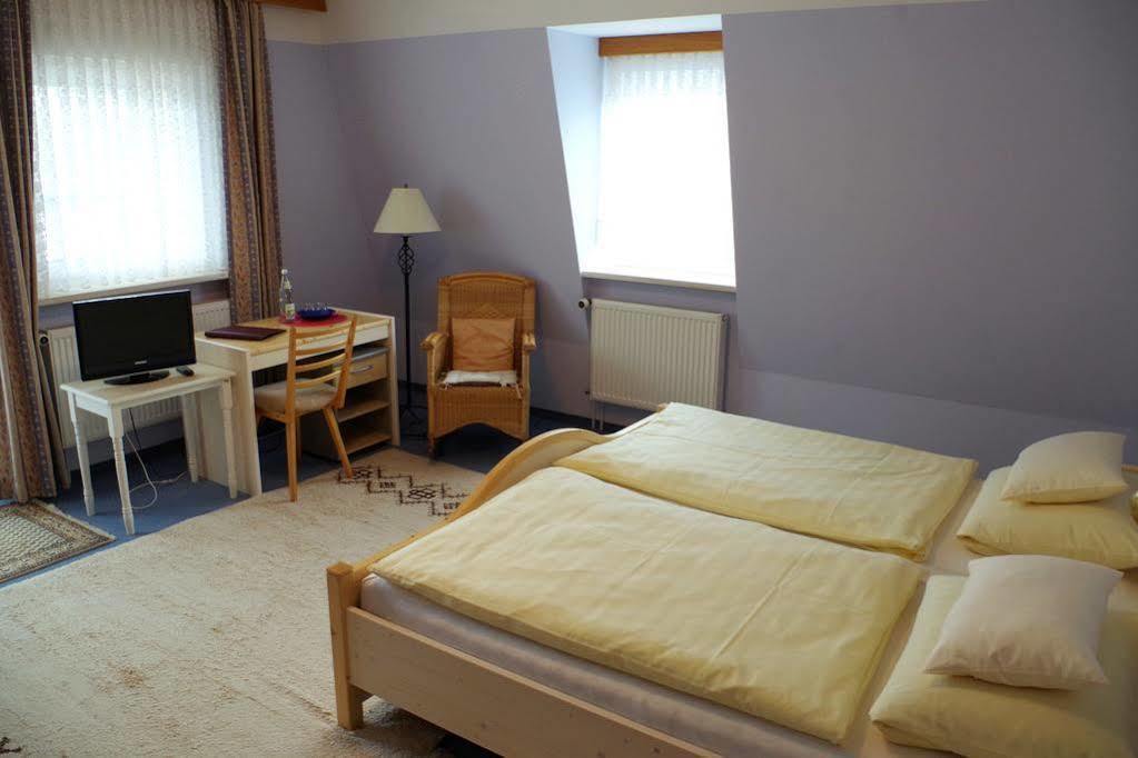 Pension Zum Loewen, Parkplatz, Fruehstueck, Wlan, Zentral Bad Steben Exterior photo